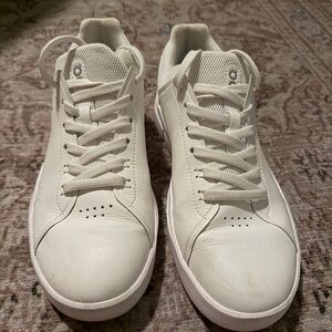 On The Roger Sneaker Size 9